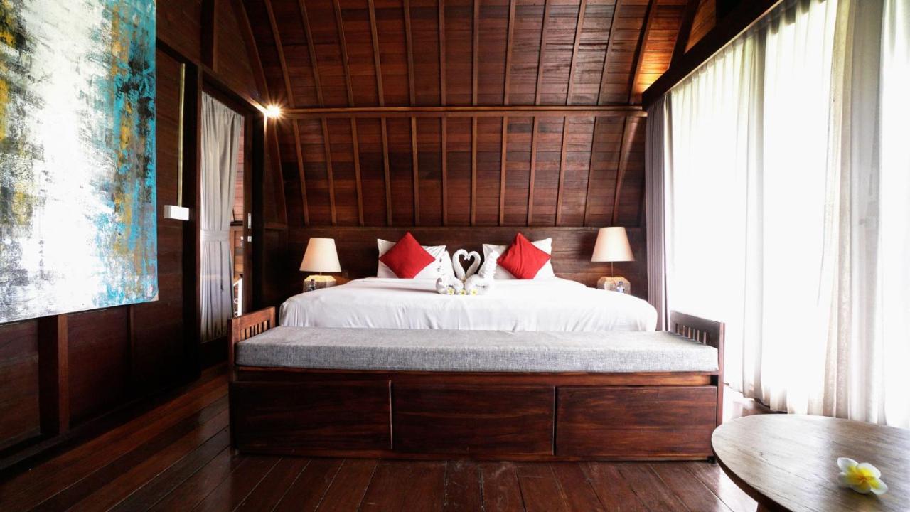 The Lumbung Wood Villa Seminyak Esterno foto