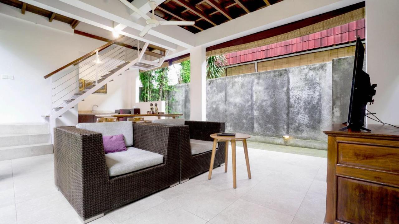 The Lumbung Wood Villa Seminyak Esterno foto