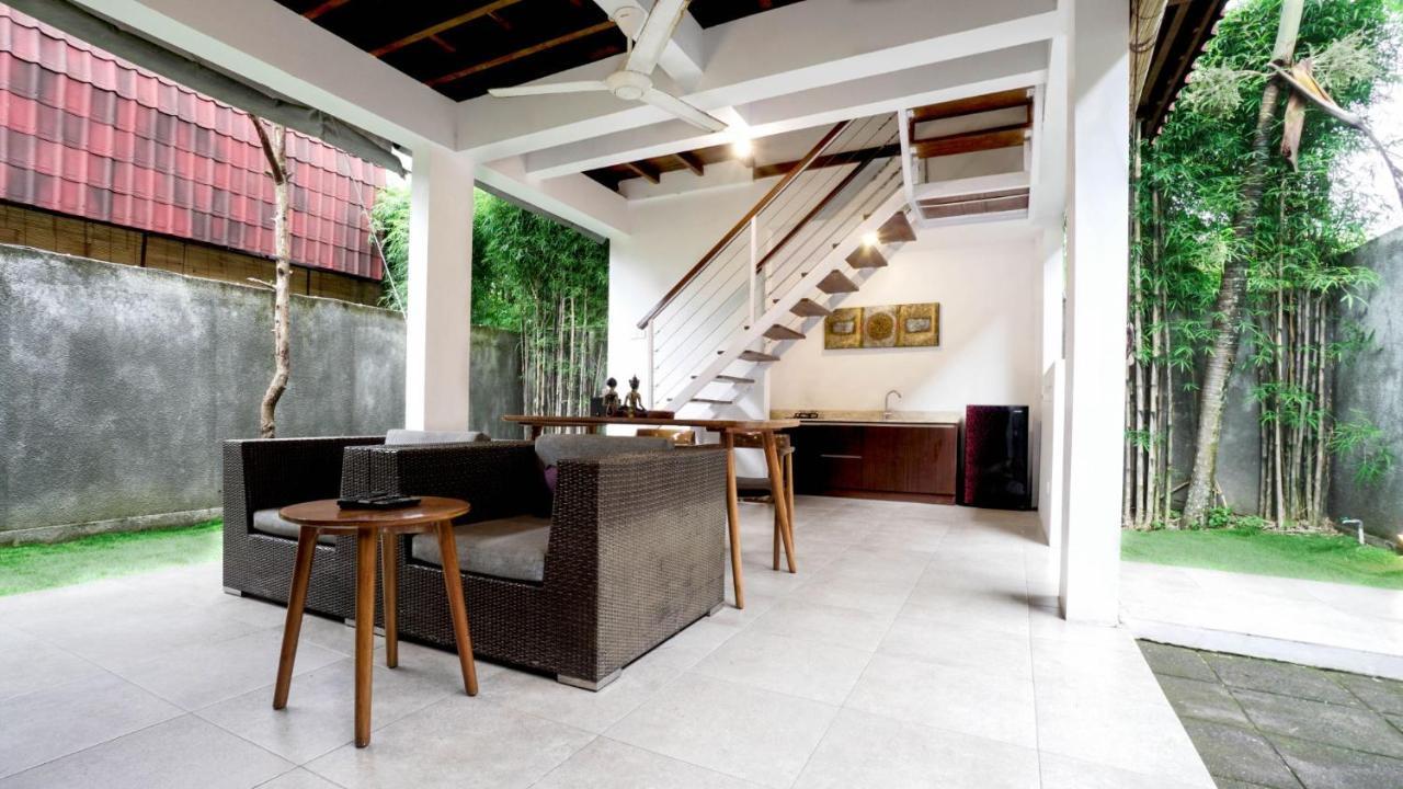 The Lumbung Wood Villa Seminyak Esterno foto